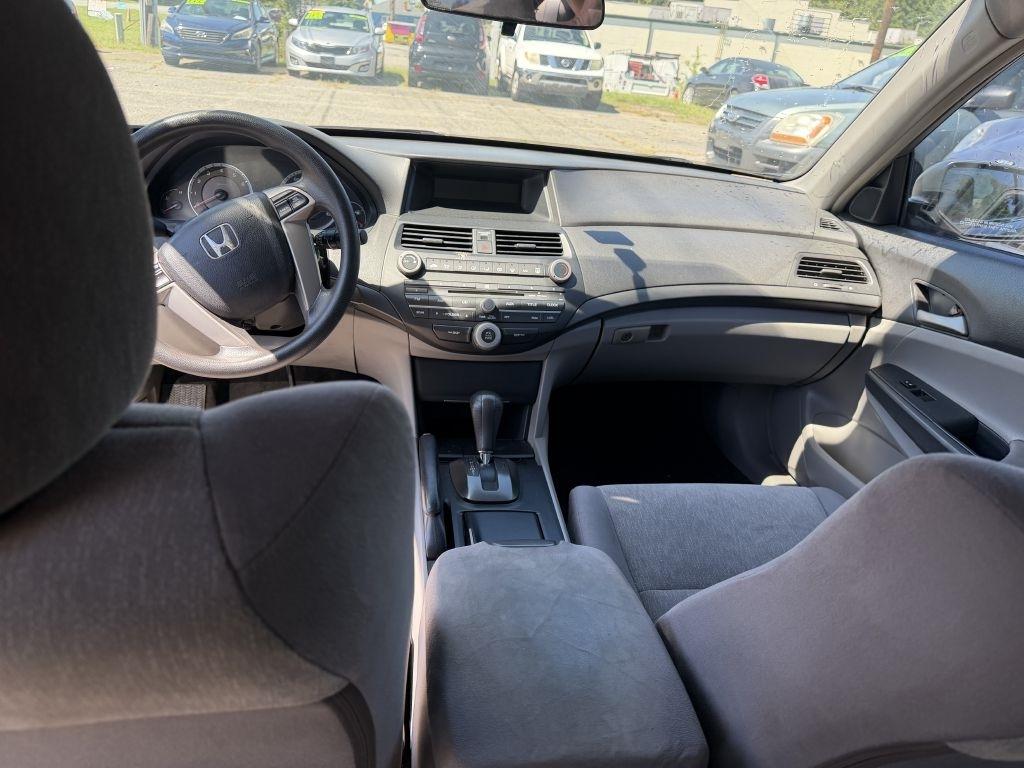 Honda Accord LX sedan AT 2009