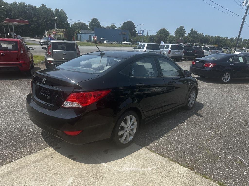 Hyundai Accent GLS 4-Door 2012