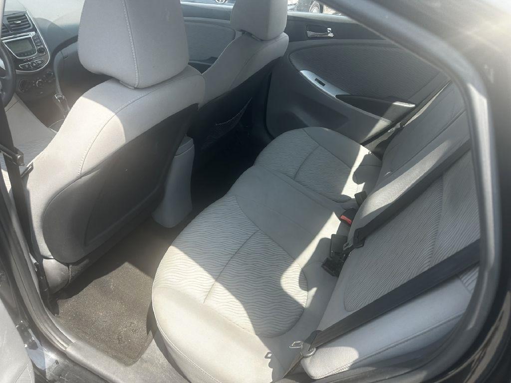 Hyundai Accent GLS 4-Door 2012