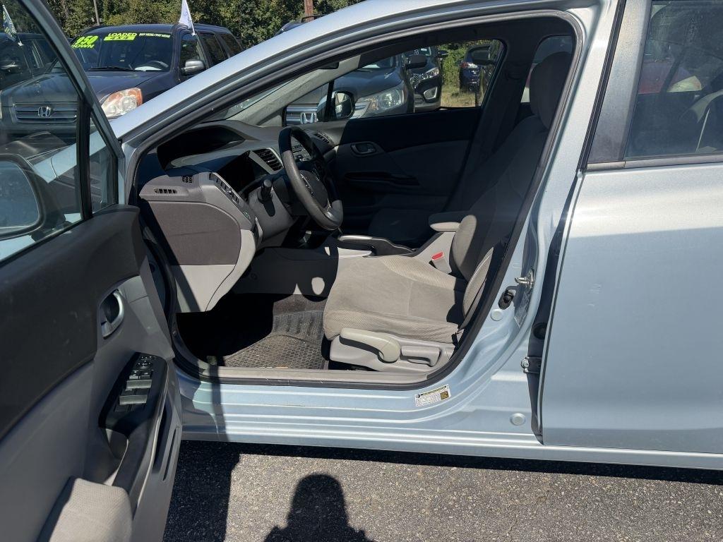 Honda Civic LX Sedan 5-Speed AT 2012