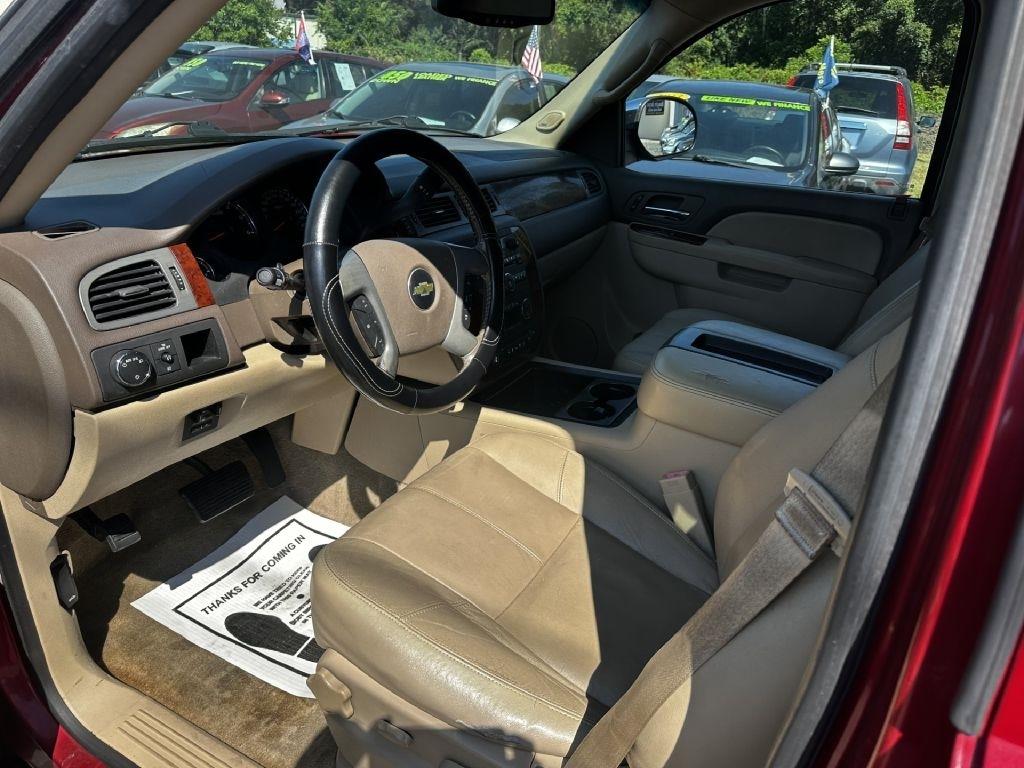 Chevrolet Suburban LT 1500 2WD 2013