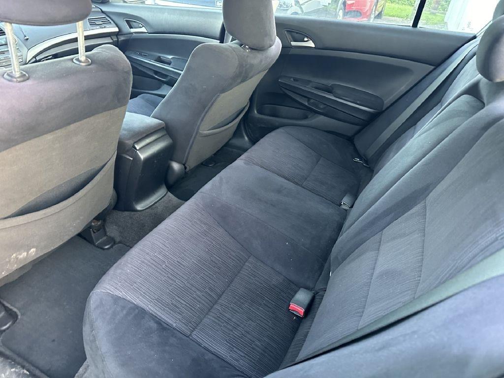 Honda Accord LX sedan AT 2011