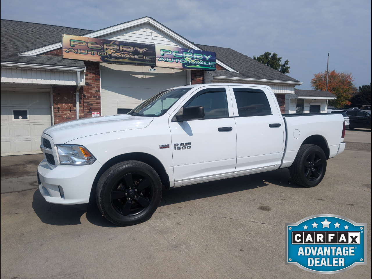 RAM 1500 4WD Crew Cab 140.5" Express 2016 RAM 1500 4WD Crew Cab 140.5" Express 2016
