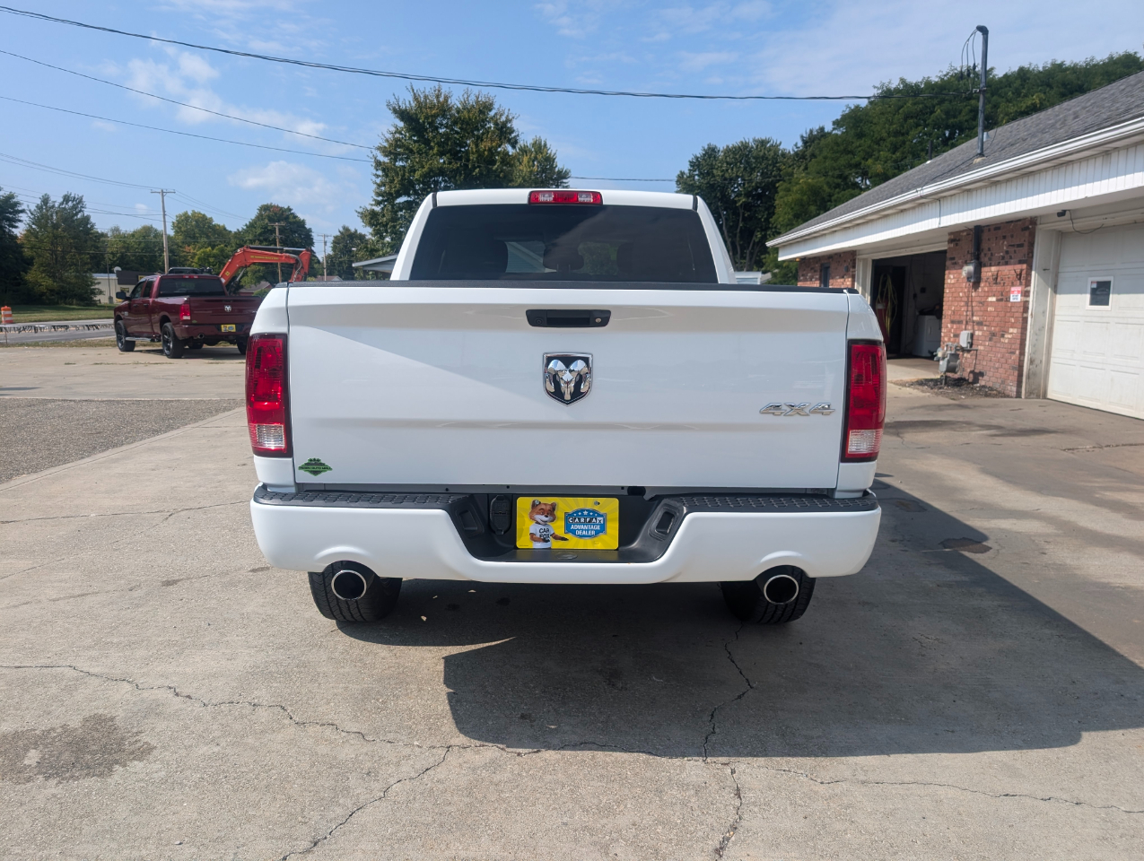 RAM 1500 4WD Crew Cab 140.5" Express 2016 RAM 1500 4WD Crew Cab 140.5" Express 2016