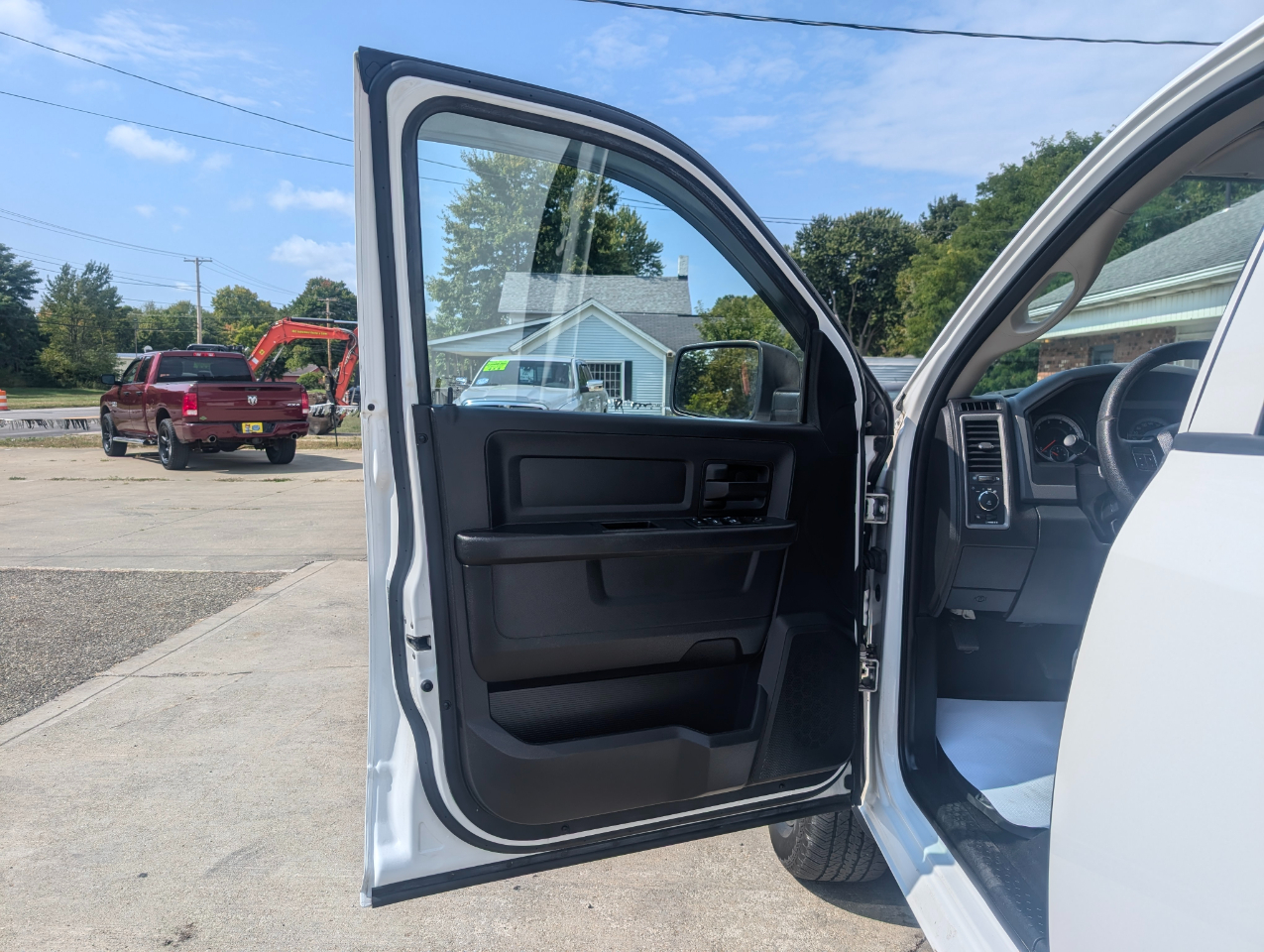 RAM 1500 4WD Crew Cab 140.5" Express 2016 RAM 1500 4WD Crew Cab 140.5" Express 2016
