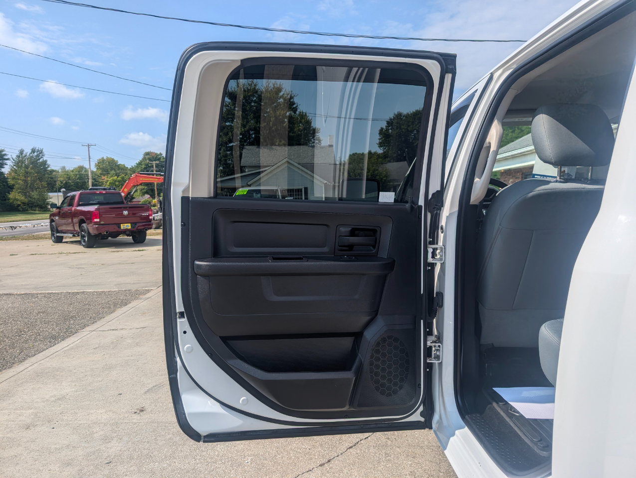 RAM 1500 4WD Crew Cab 140.5" Express 2016 RAM 1500 4WD Crew Cab 140.5" Express 2016