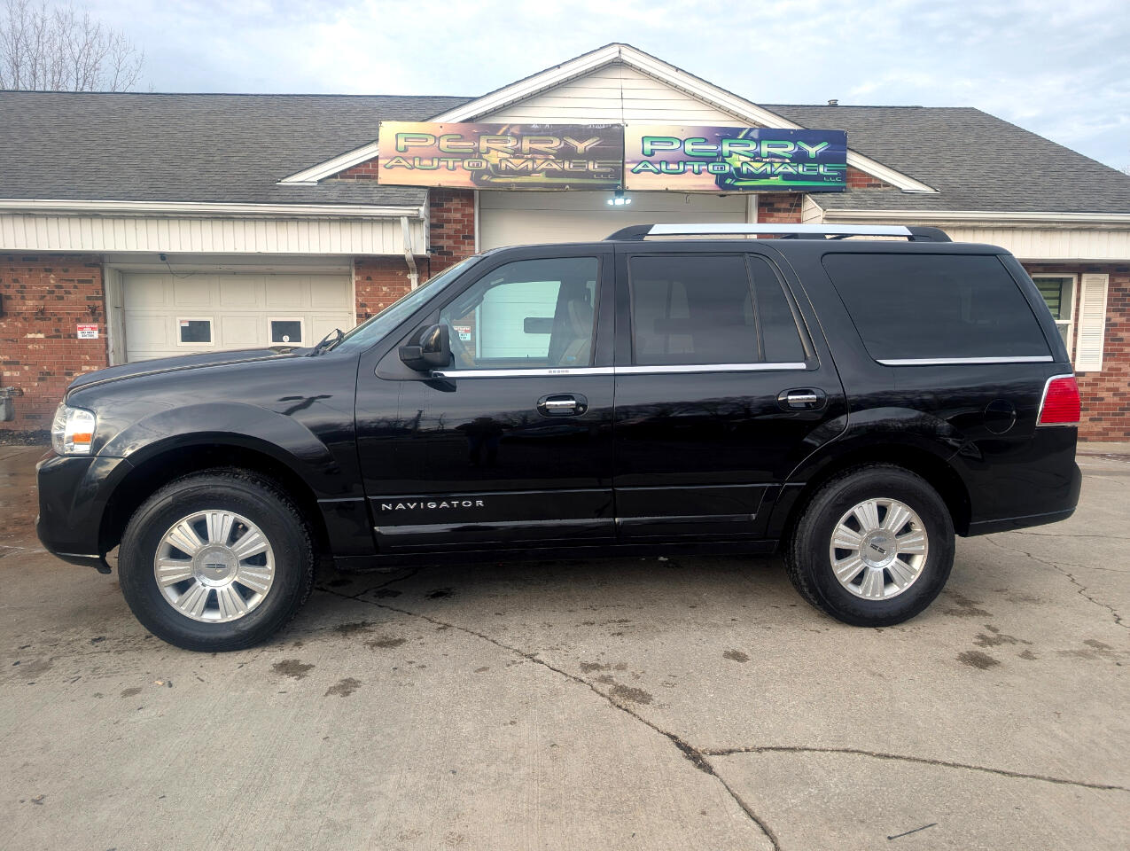 Lincoln Navigator Base 4WD 2011