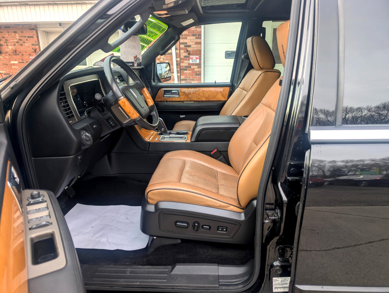 Lincoln Navigator Base 4WD 2011