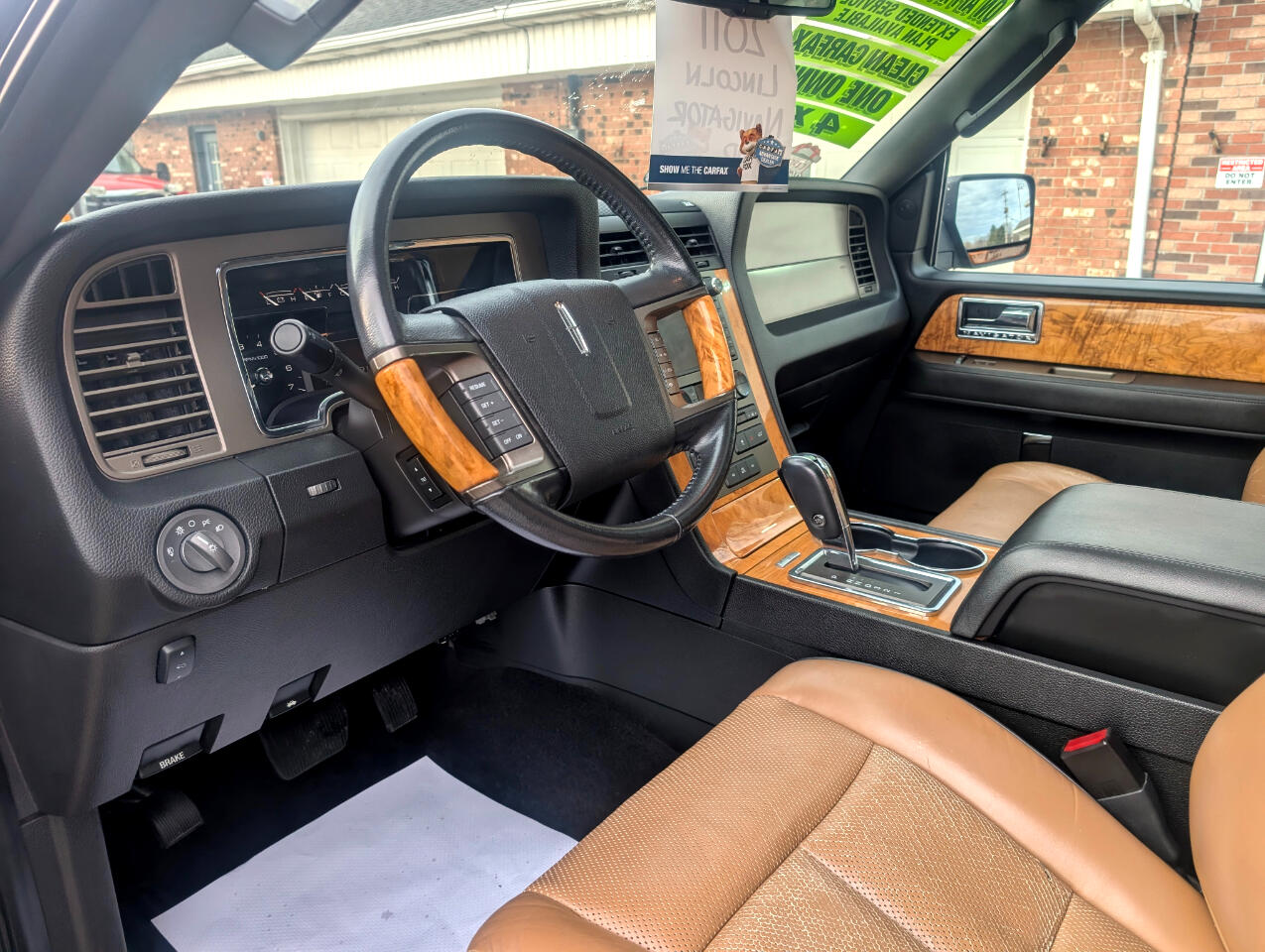 Lincoln Navigator Base 4WD 2011