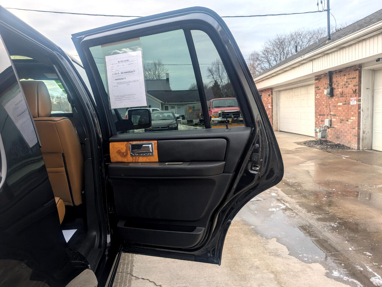 Lincoln Navigator Base 4WD 2011