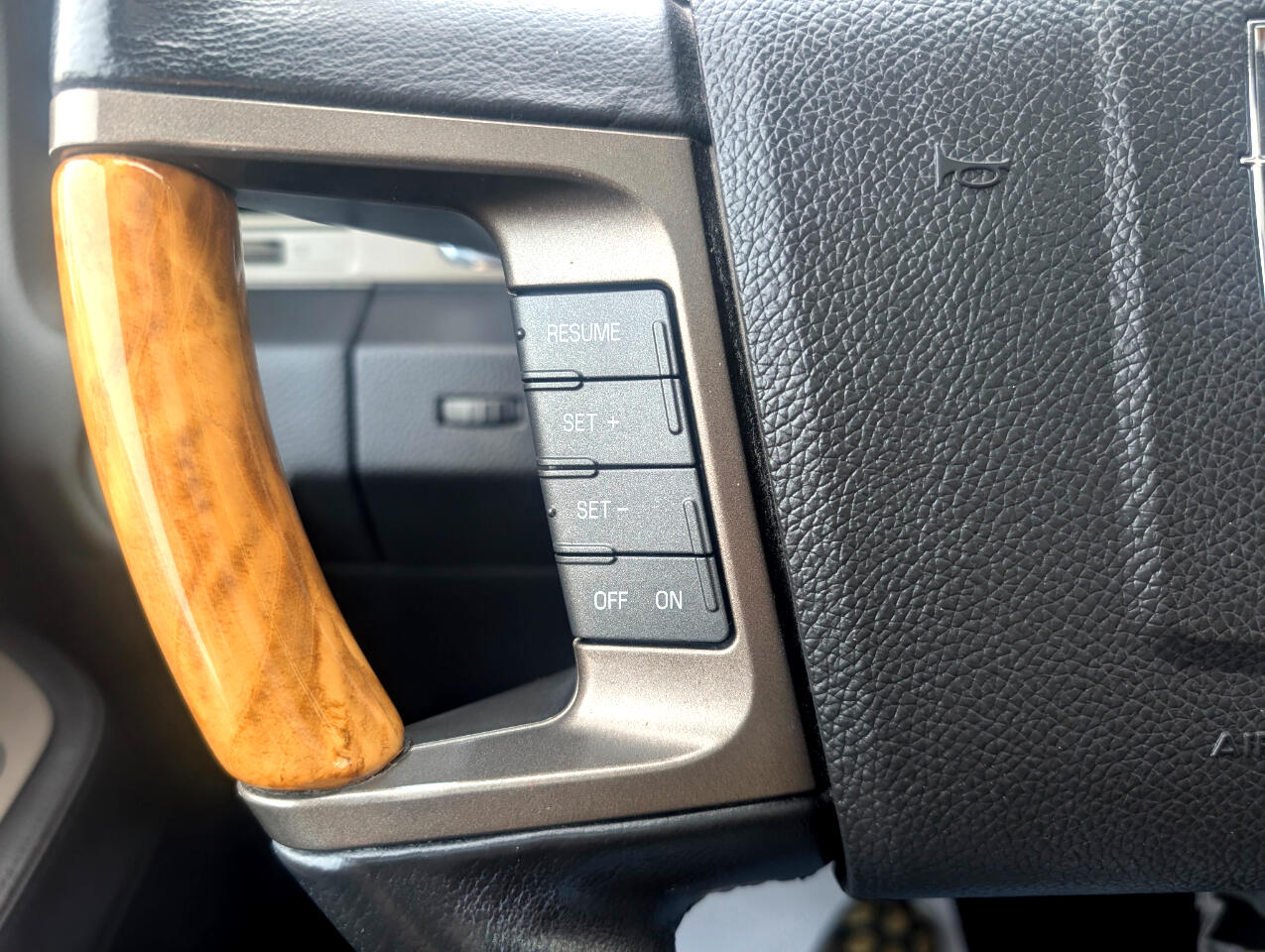 Lincoln Navigator Base 4WD 2011