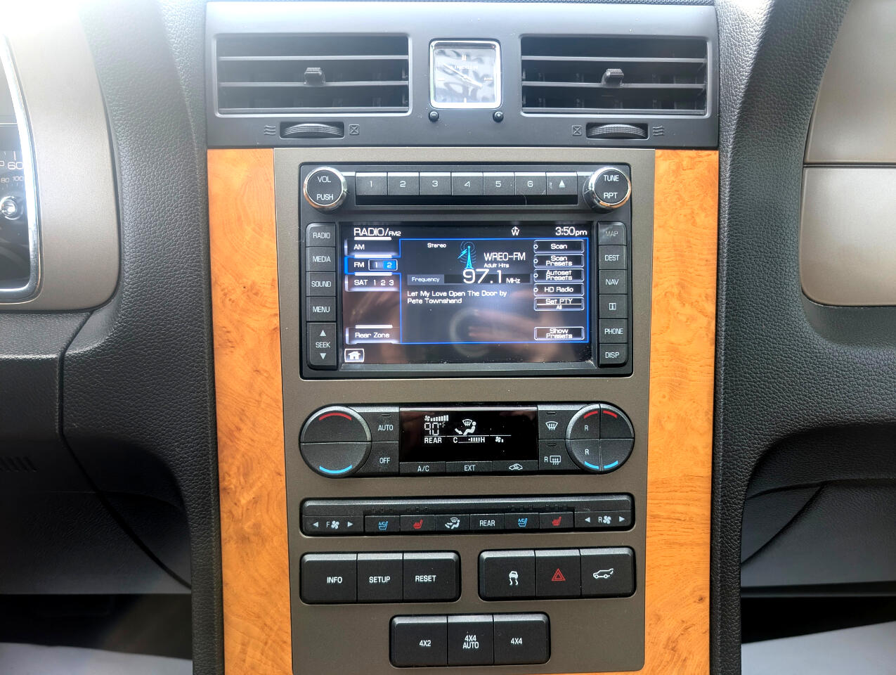 Lincoln Navigator Base 4WD 2011