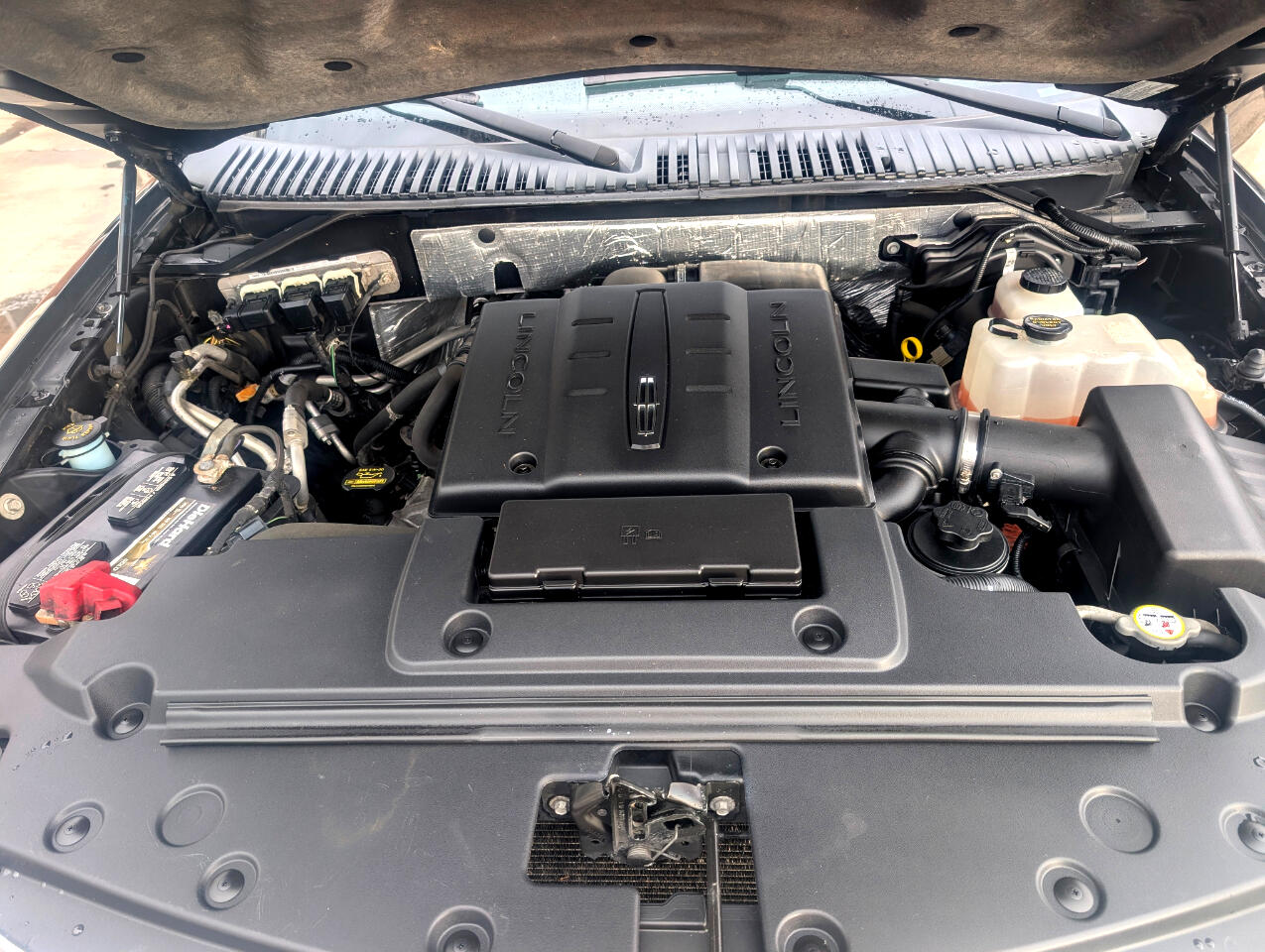 Lincoln Navigator Base 4WD 2011