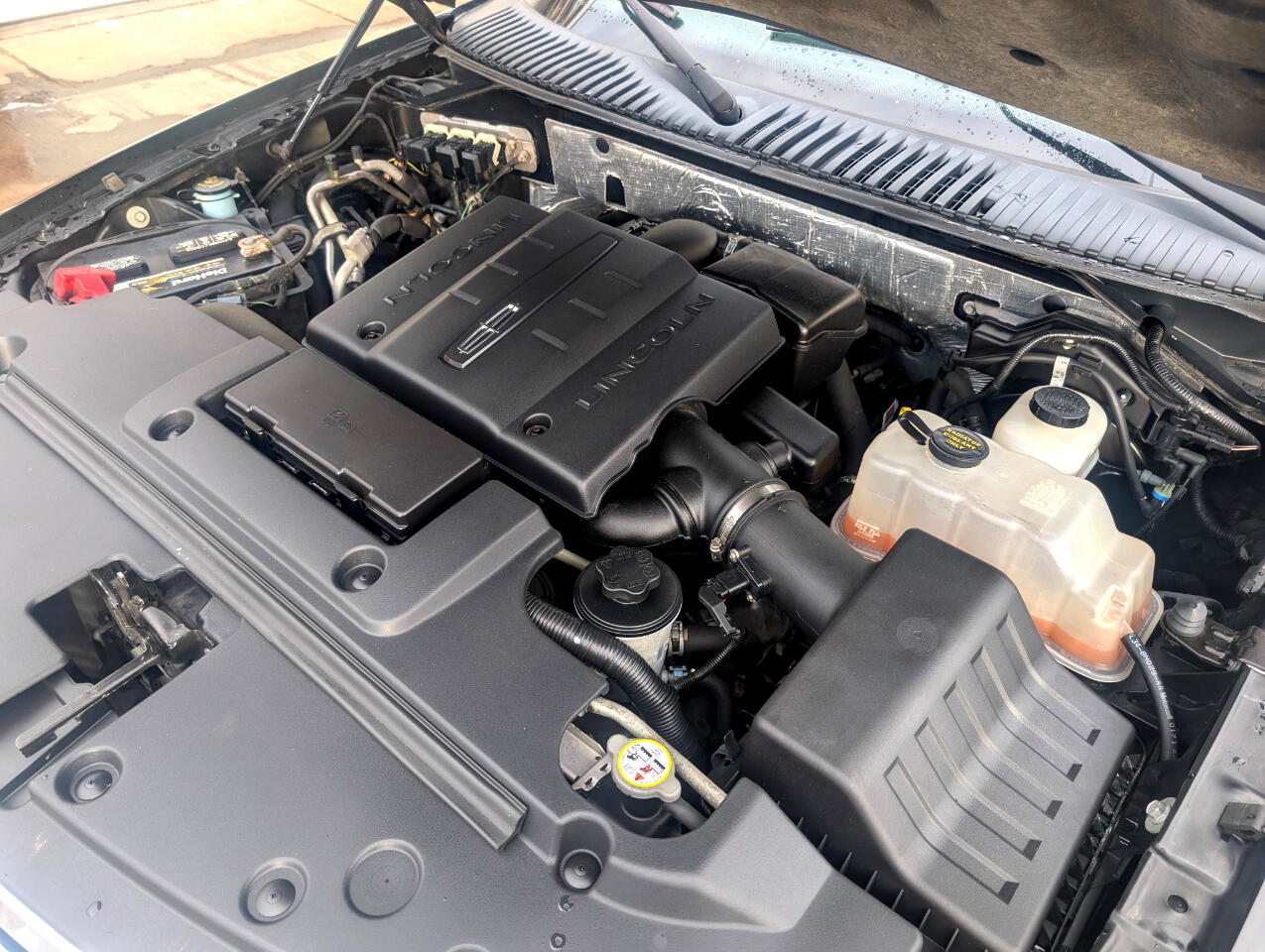 Lincoln Navigator Base 4WD 2011