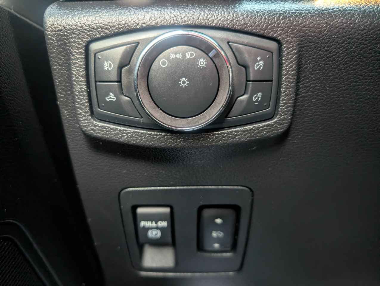 Ford F-150 XLT 4WD 2019