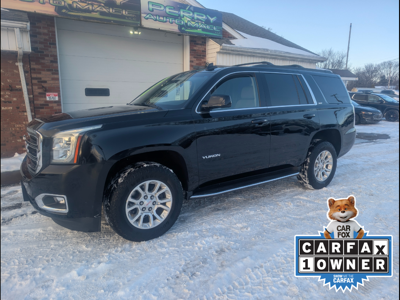 GMC Yukon SLT 4D SUV 4WD 2016
