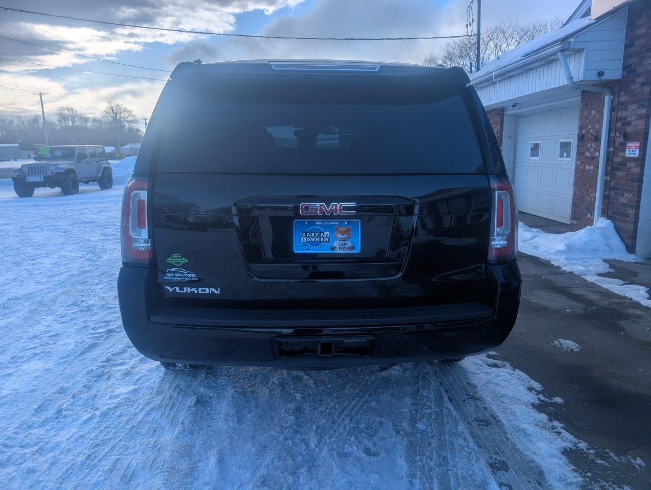 GMC Yukon SLT 4D SUV 4WD 2016