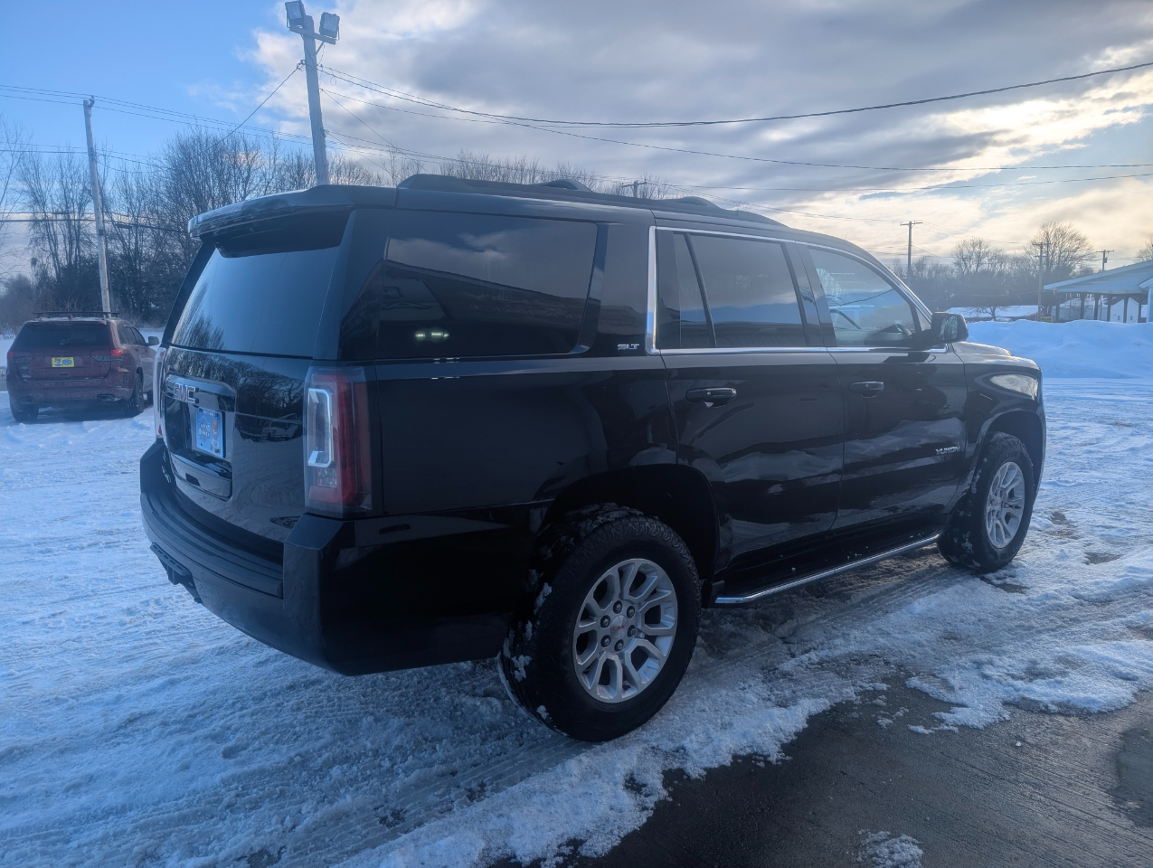 GMC Yukon SLT 4D SUV 4WD 2016