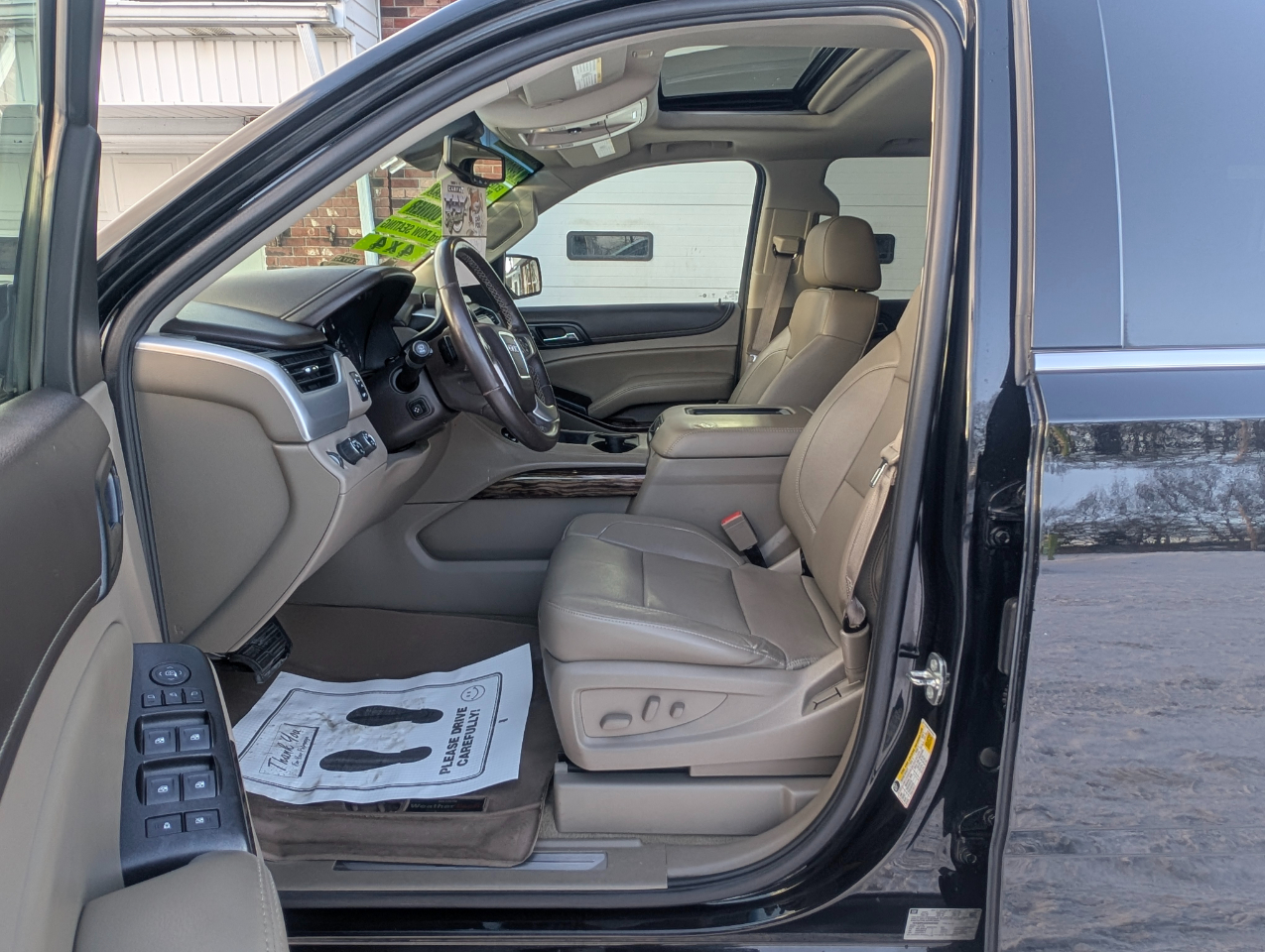 GMC Yukon SLT 4D SUV 4WD 2016