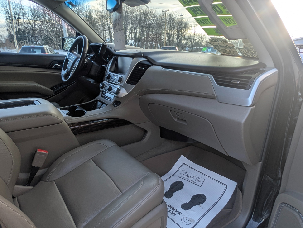 GMC Yukon SLT 4D SUV 4WD 2016