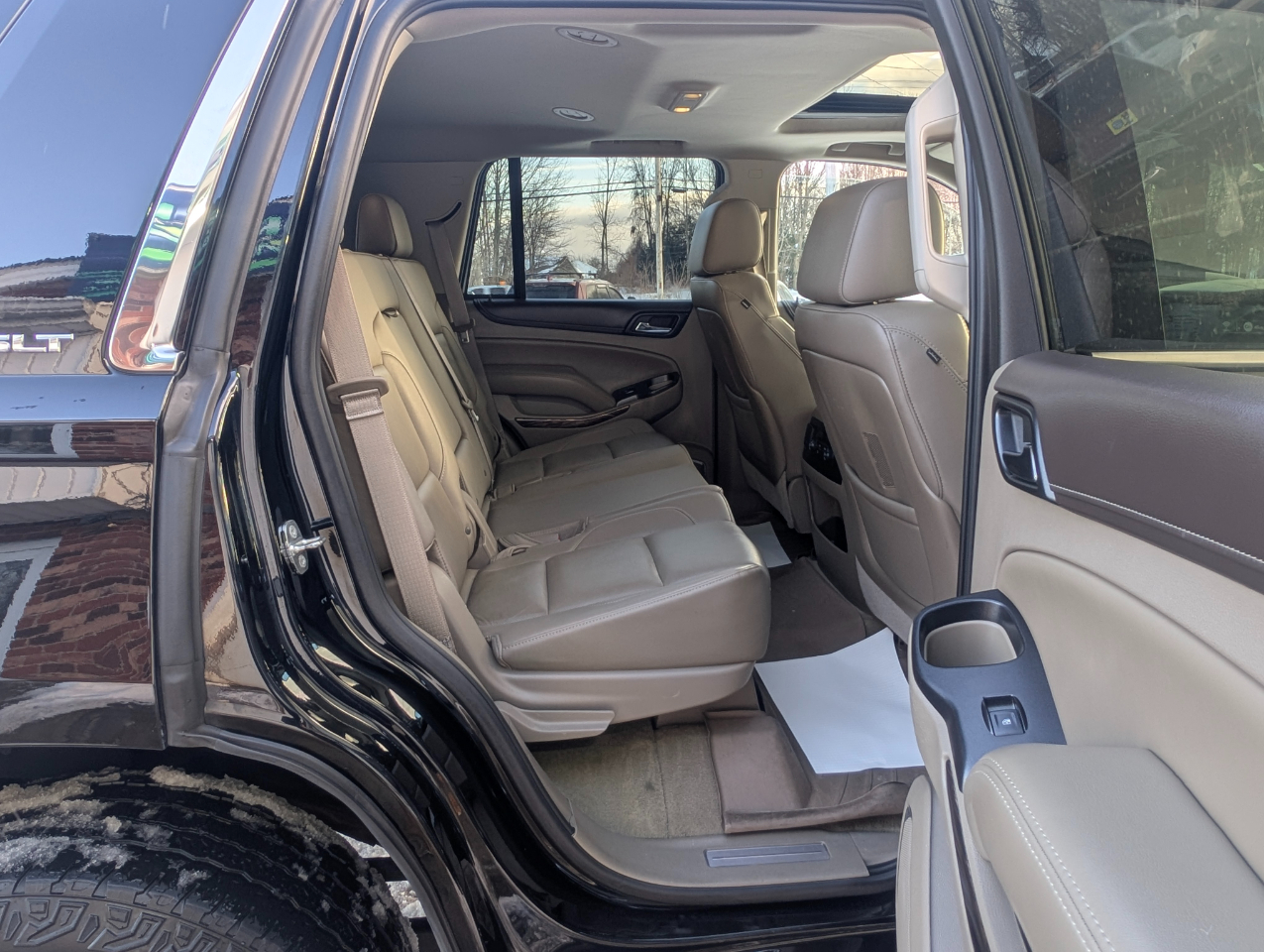 GMC Yukon SLT 4D SUV 4WD 2016