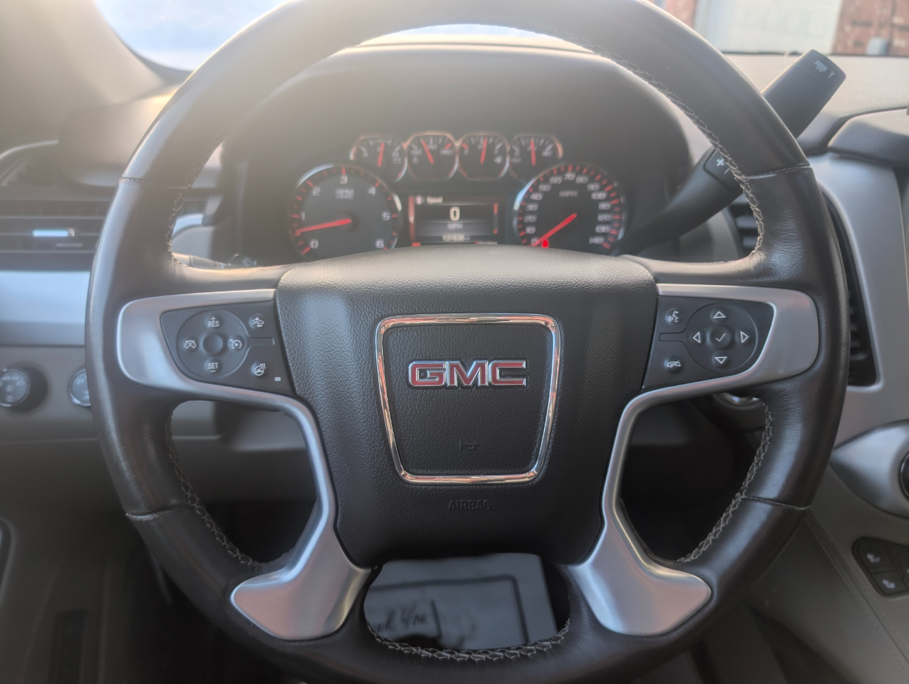 GMC Yukon SLT 4D SUV 4WD 2016