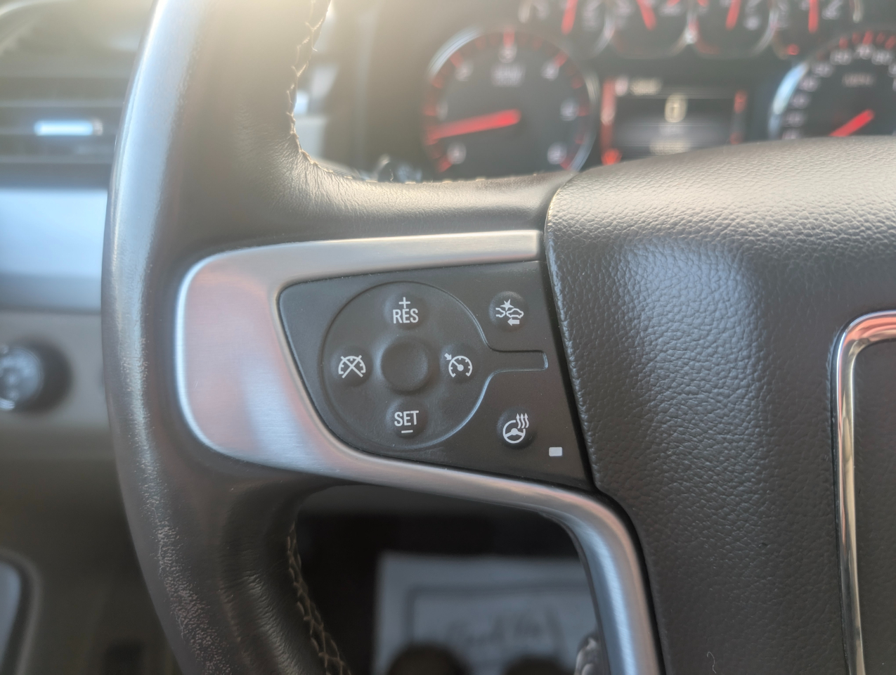 GMC Yukon SLT 4D SUV 4WD 2016