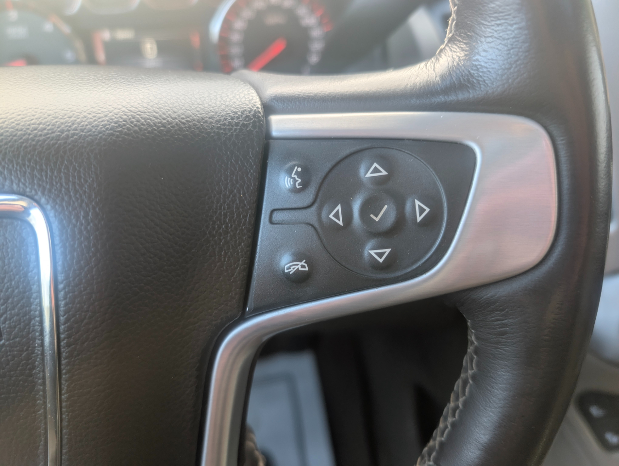 GMC Yukon SLT 4D SUV 4WD 2016