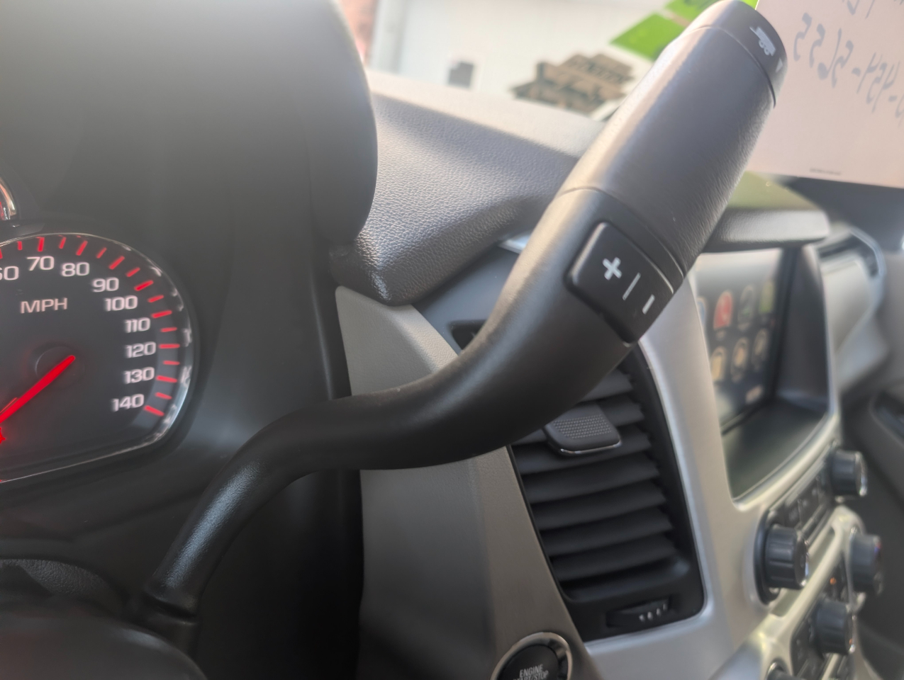 GMC Yukon SLT 4D SUV 4WD 2016