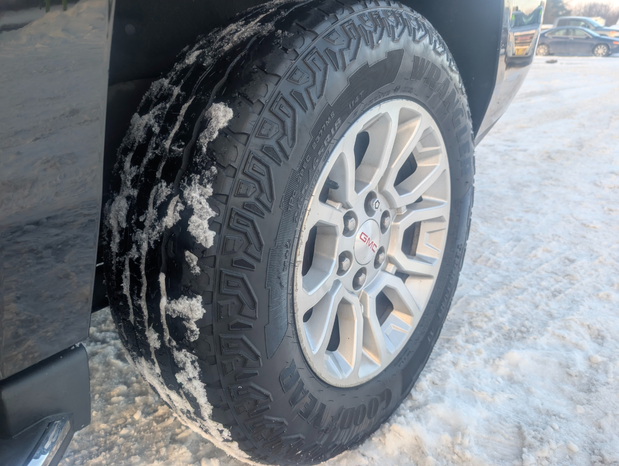 GMC Yukon SLT 4D SUV 4WD 2016