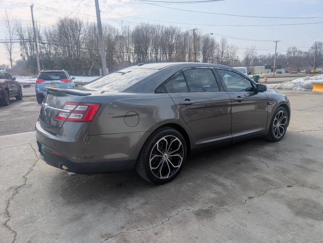 Ford Taurus SHO AWD 2016