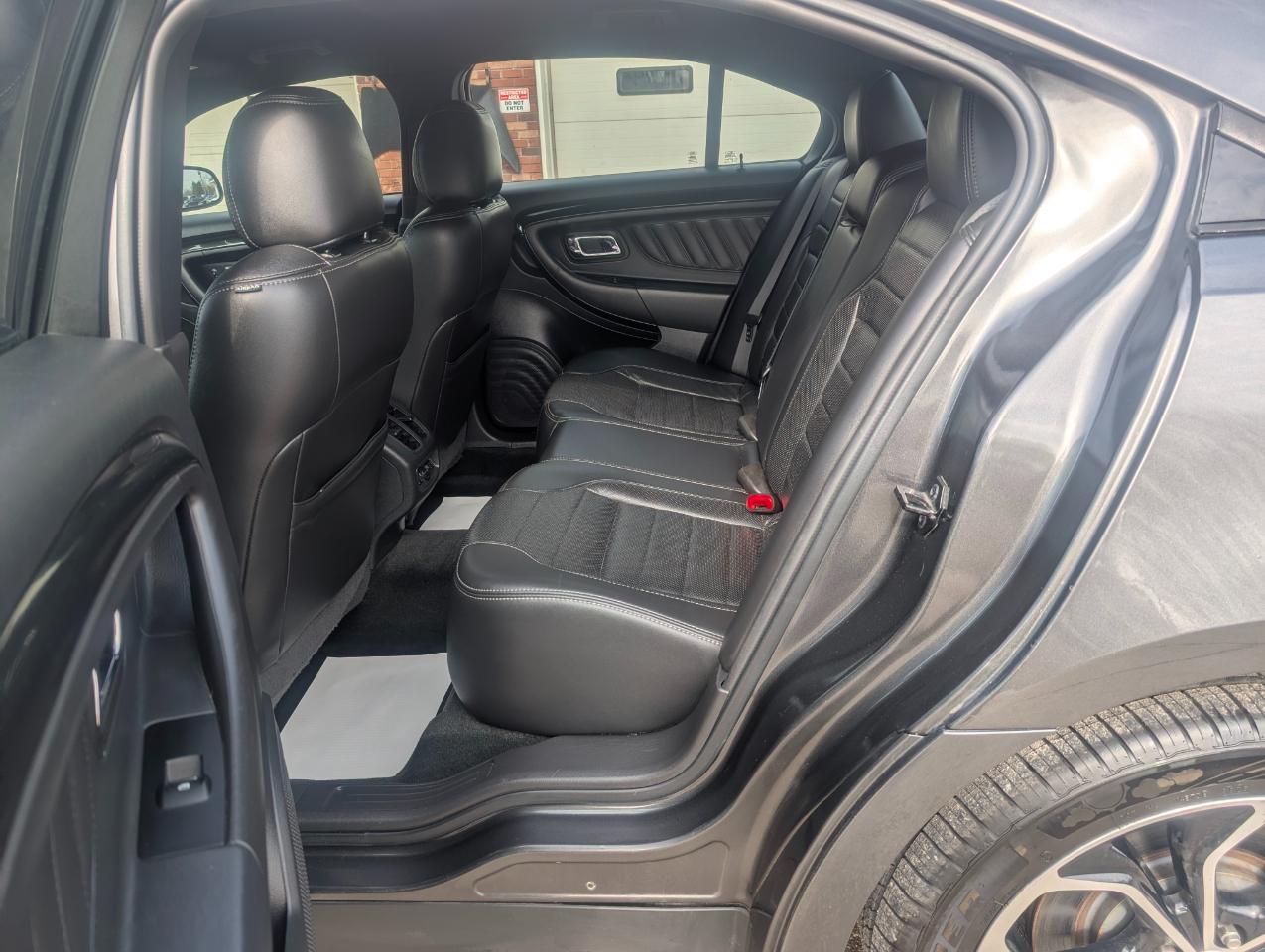 Ford Taurus SHO AWD 2016