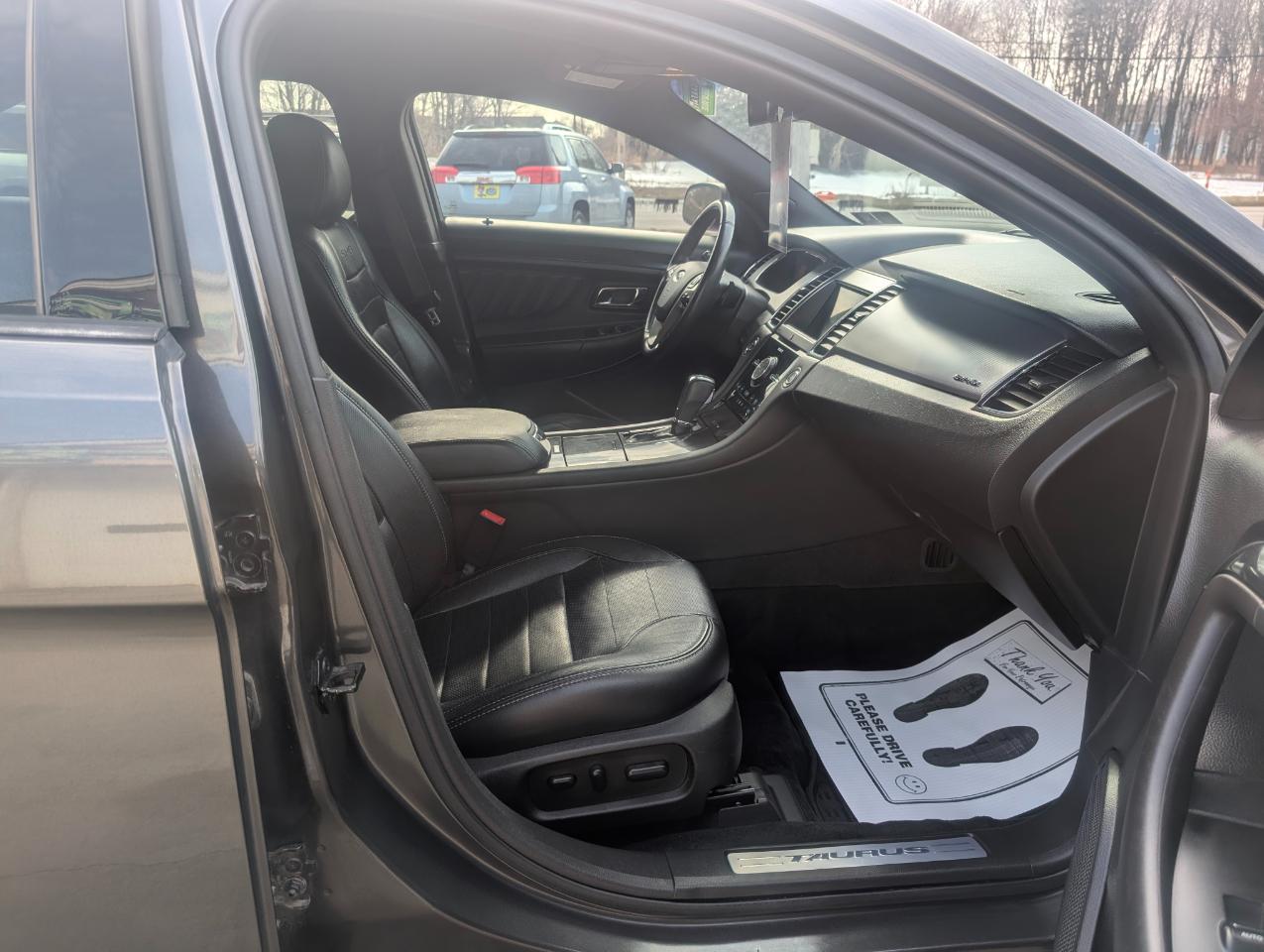 Ford Taurus SHO AWD 2016