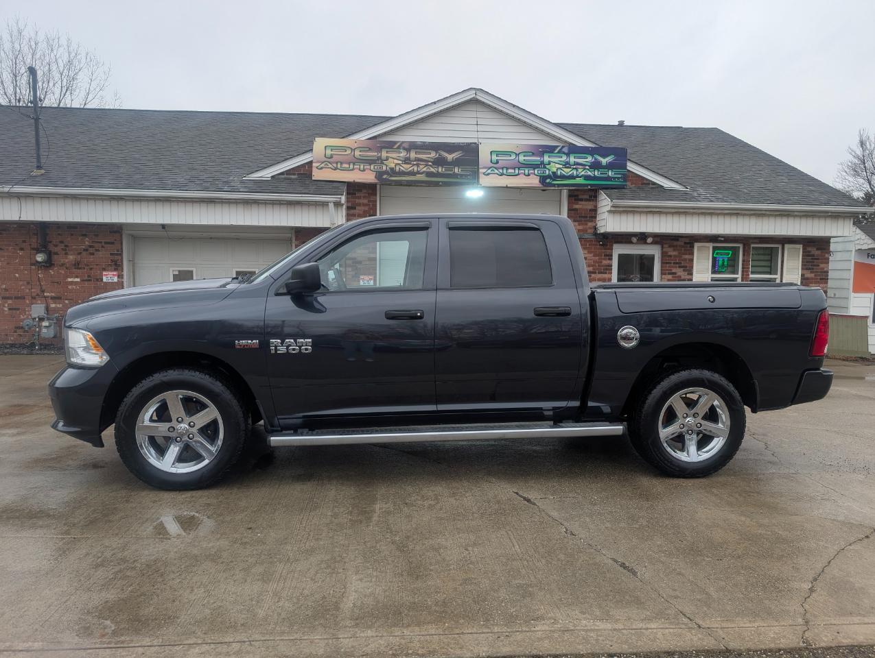 RAM 1500 Tradesman Crew Cab 4WD 2014