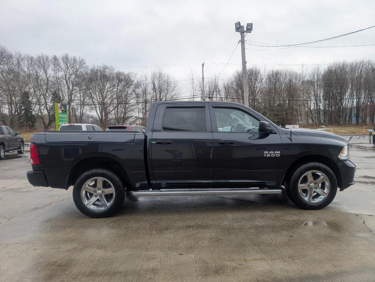 RAM 1500 Tradesman Crew Cab 4WD 2014