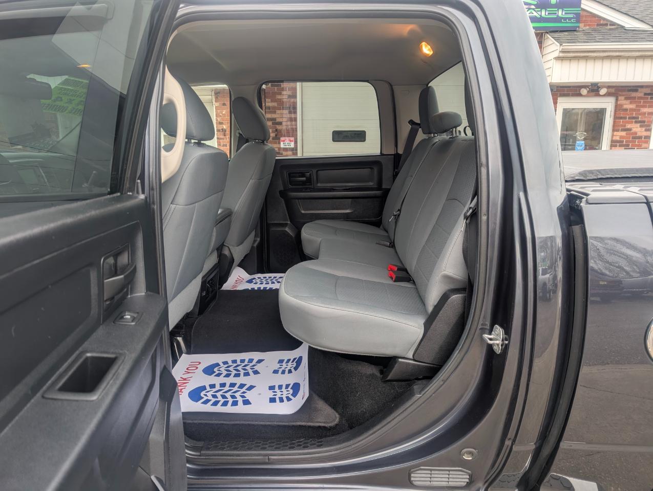 RAM 1500 Tradesman Crew Cab 4WD 2014