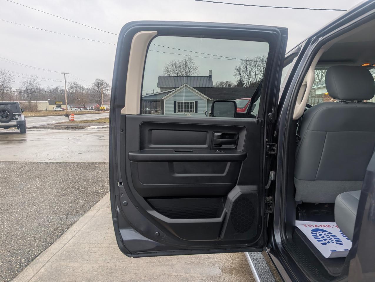 RAM 1500 Tradesman Crew Cab 4WD 2014