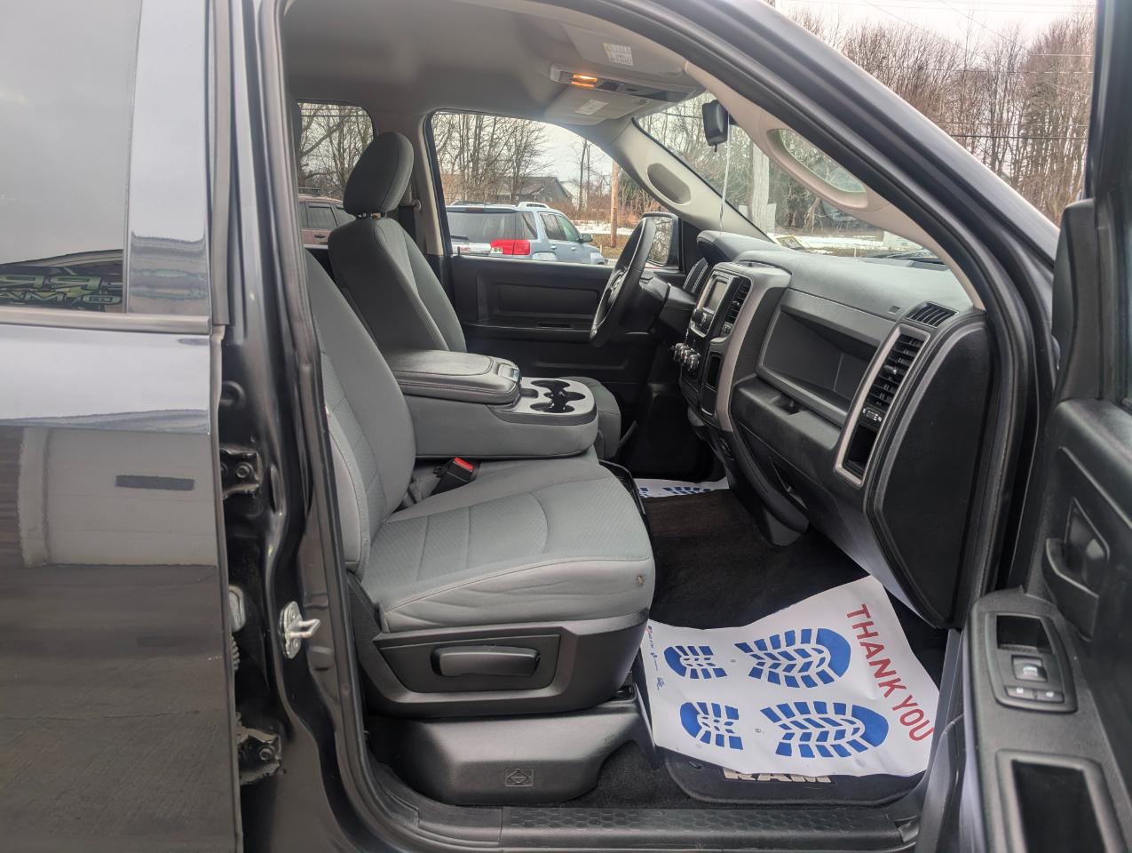 RAM 1500 Tradesman Crew Cab 4WD 2014