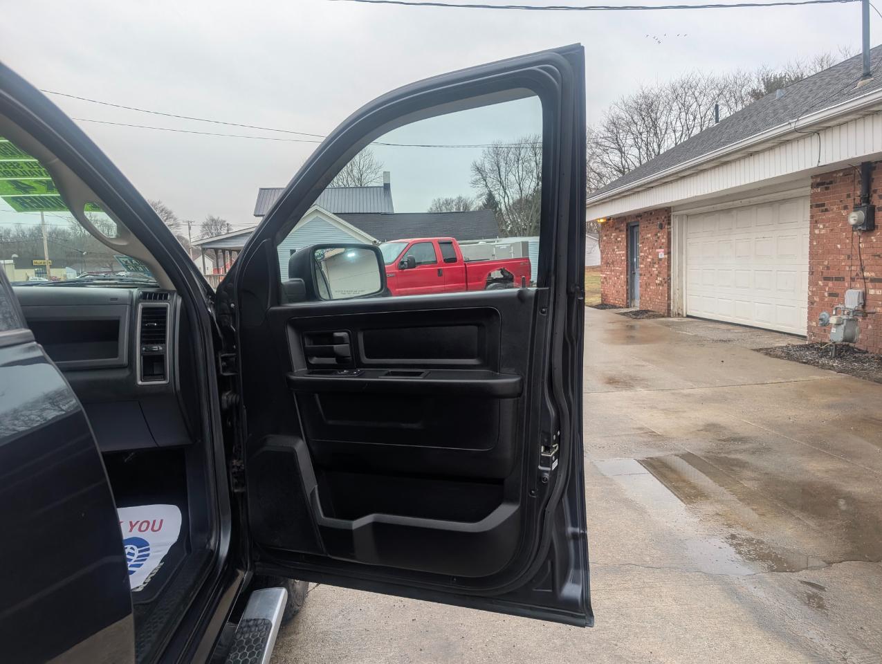 RAM 1500 Tradesman Crew Cab 4WD 2014