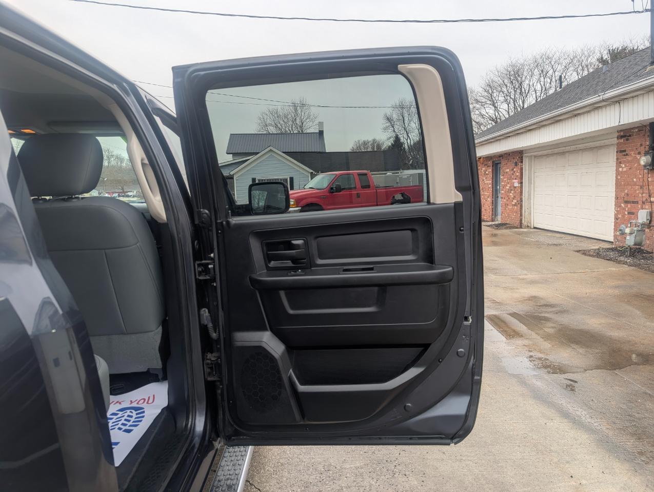 RAM 1500 Tradesman Crew Cab 4WD 2014