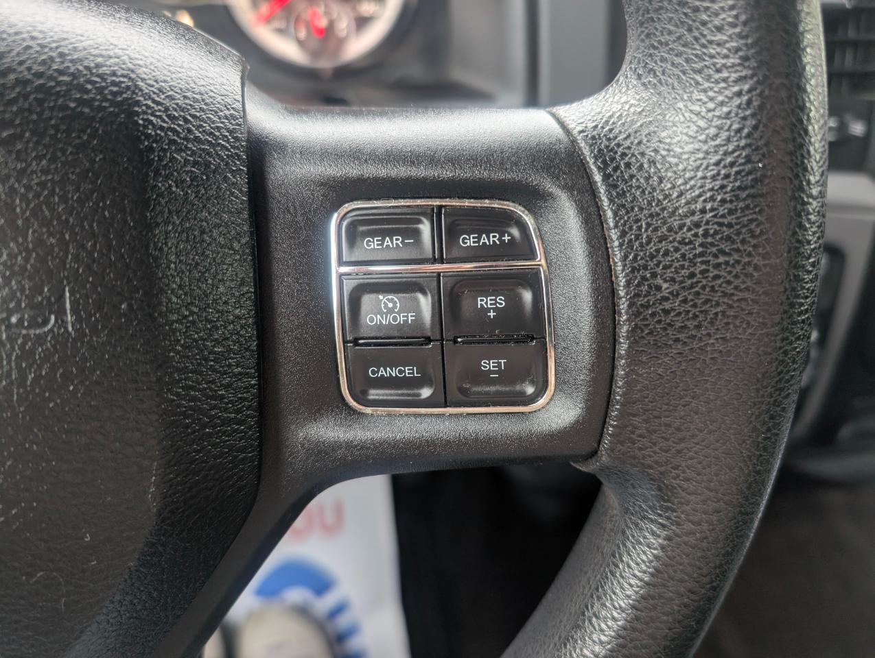 RAM 1500 Tradesman Crew Cab 4WD 2014