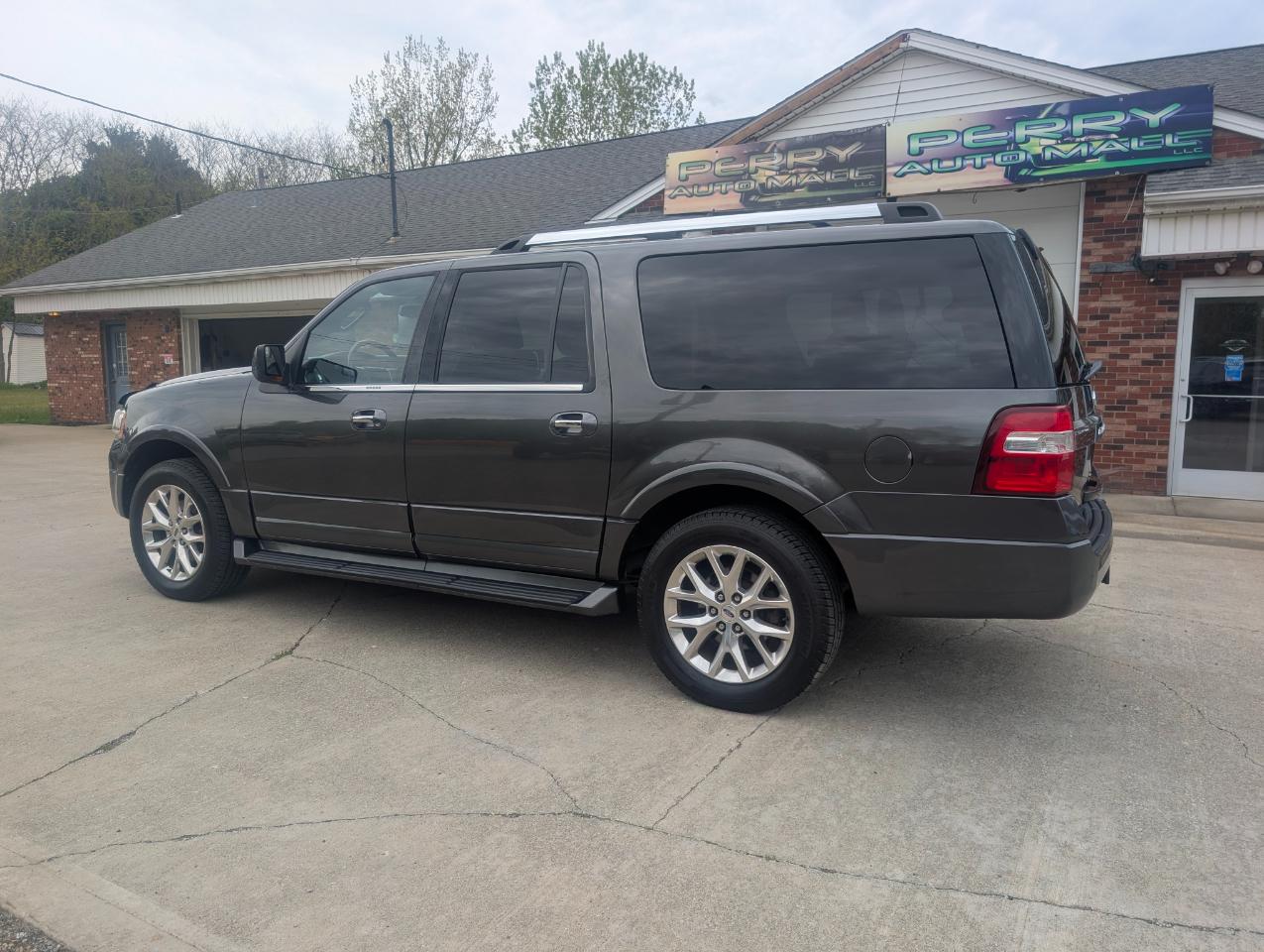 Ford Expedition EL Limited 4WD 2016