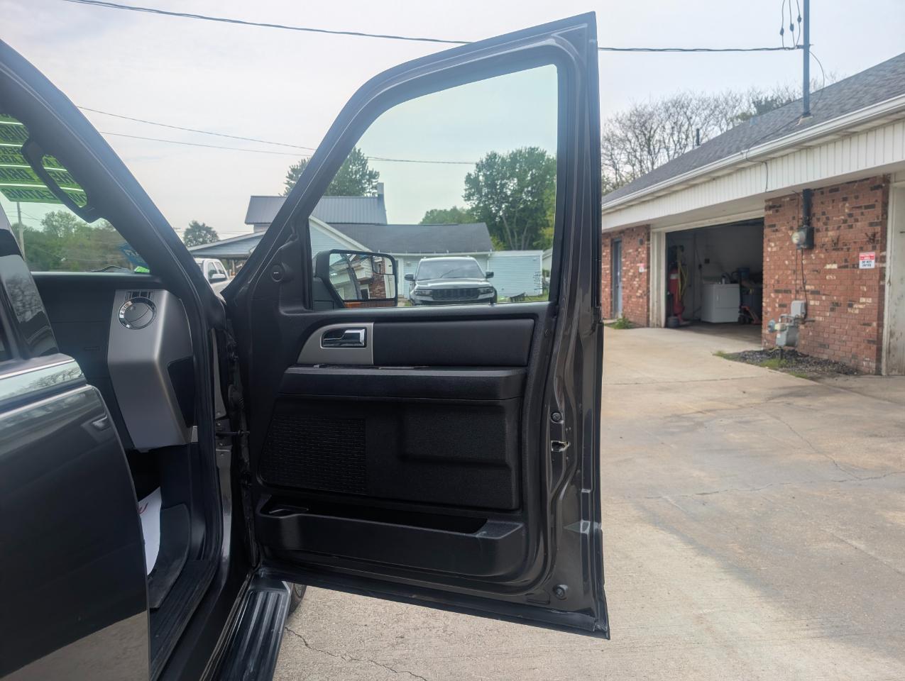 Ford Expedition EL Limited 4WD 2016