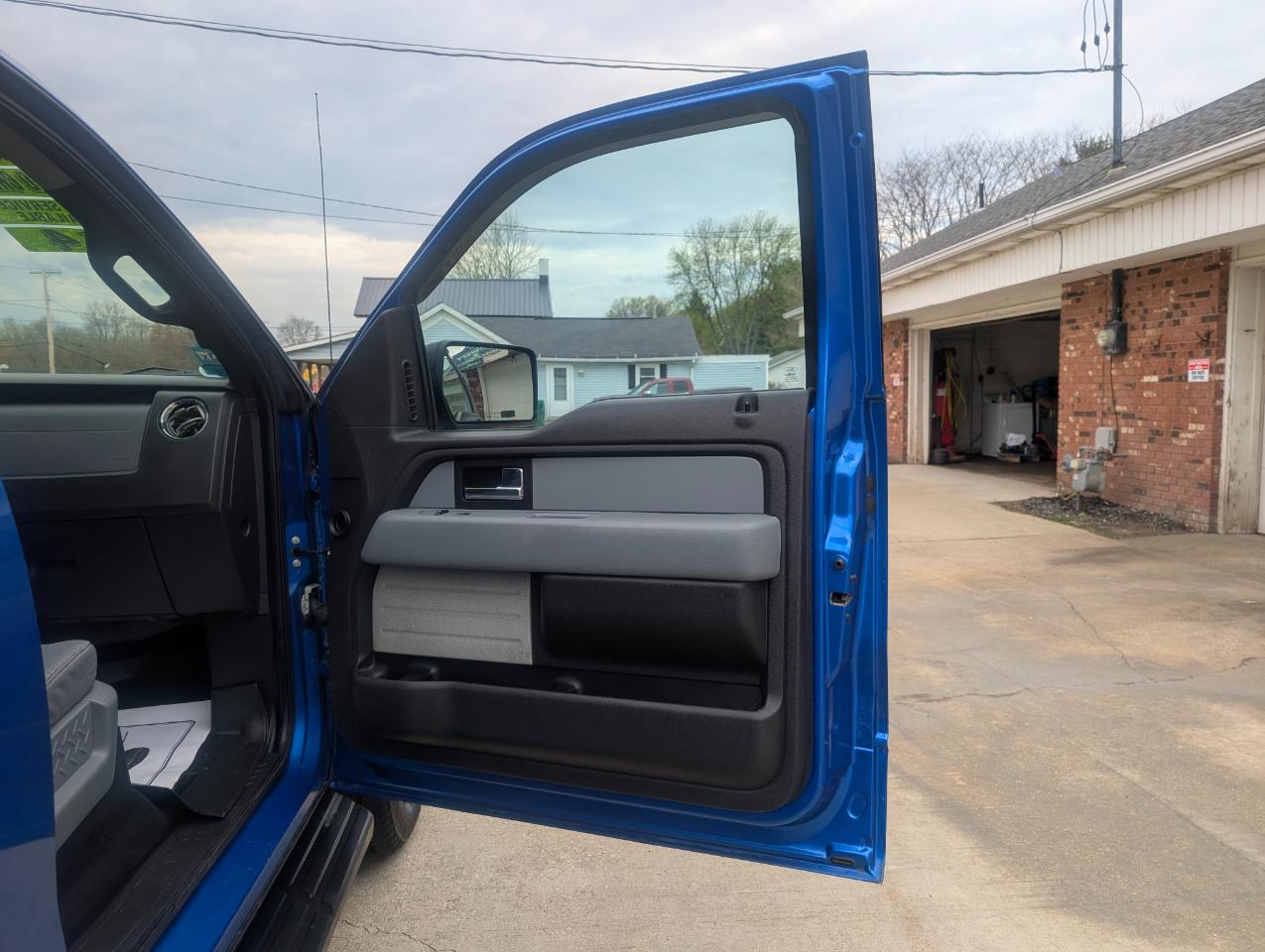 Ford F-150 XLT SuperCrew 4WD 2012