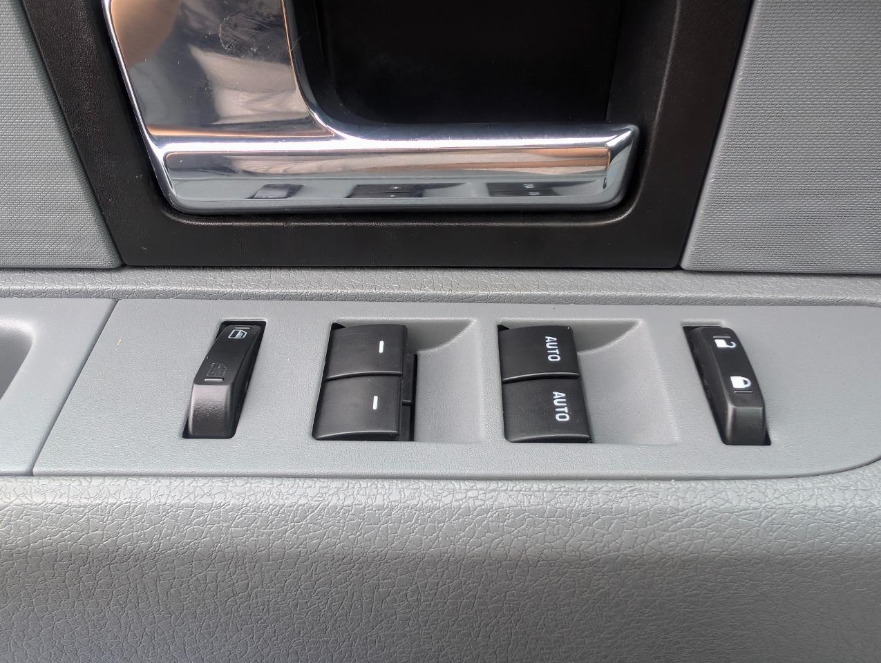 Ford F-150 XLT SuperCrew 4WD 2012