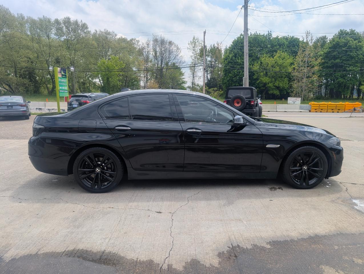 BMW 5-Series 528i xDrive 2016