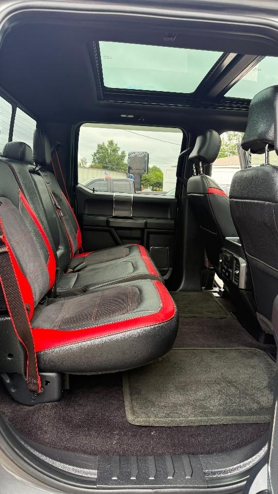 Ford F-150 Lariat SuperCrew Short Bed 4WD 2017