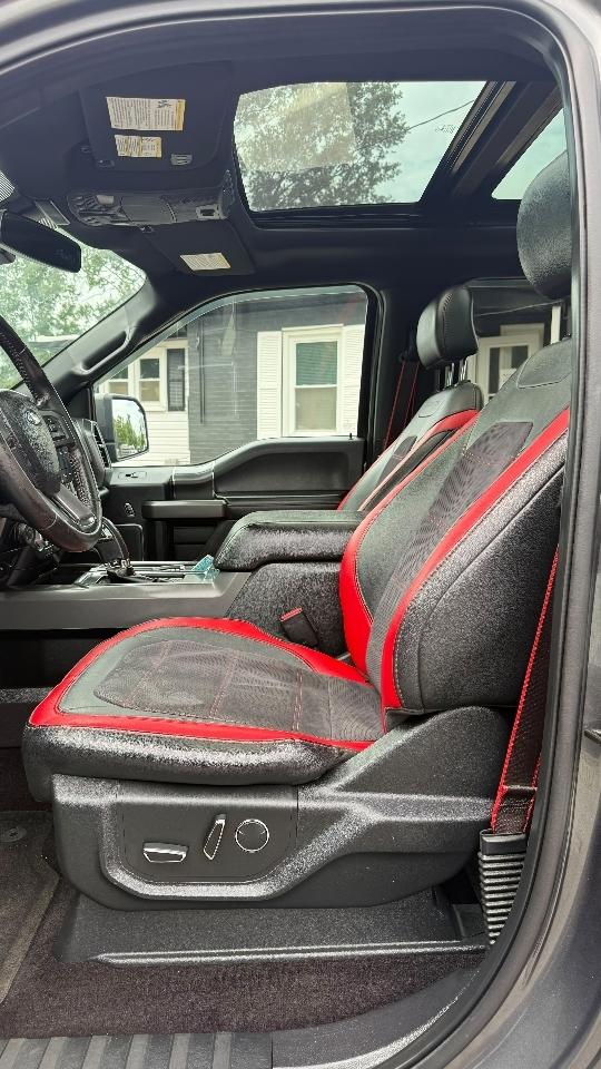 Ford F-150 Lariat SuperCrew Short Bed 4WD 2017