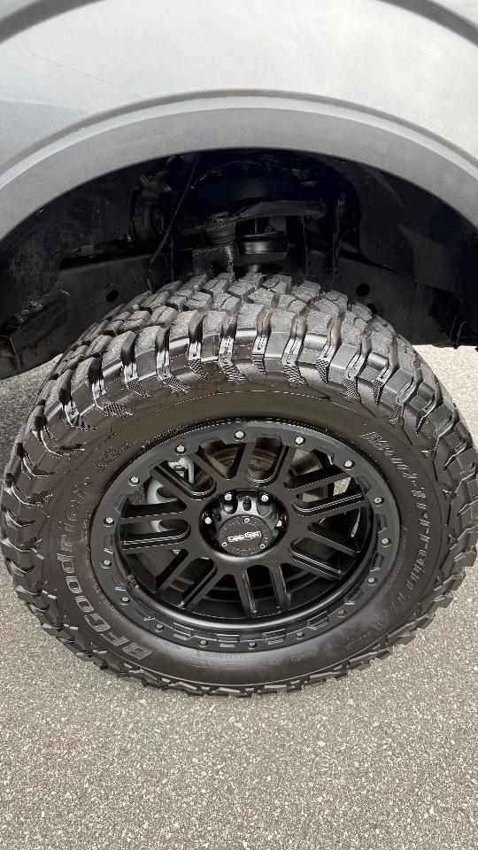 Ford F-150 Lariat SuperCrew Short Bed 4WD 2017