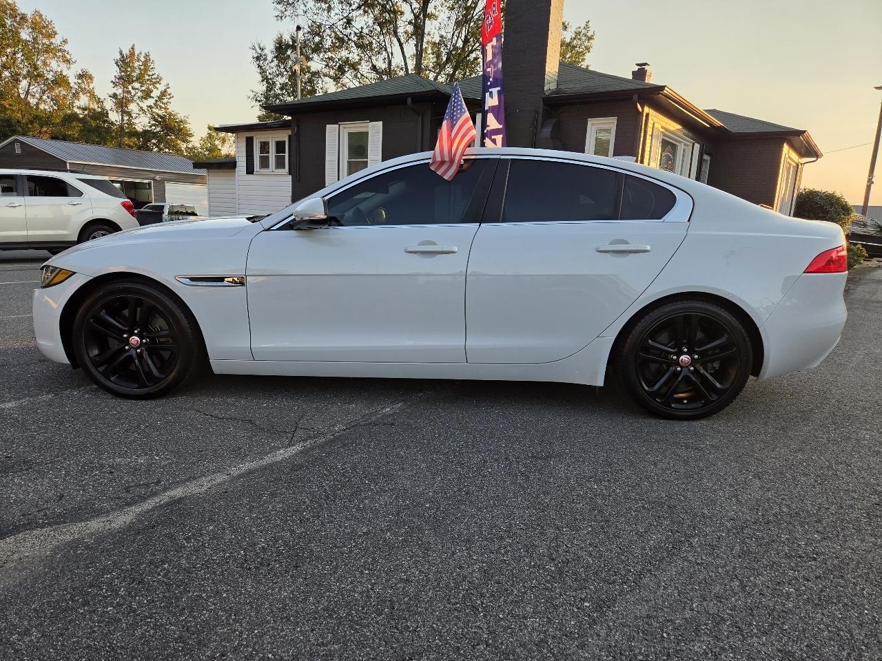 Jaguar XE 35t First Edition 2017